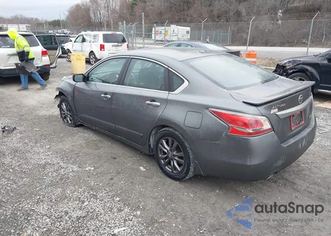 2015 Nissan Altima 2.5 S z USA, uszkodzony, nr VIN 1N4AL3AP9FN903015